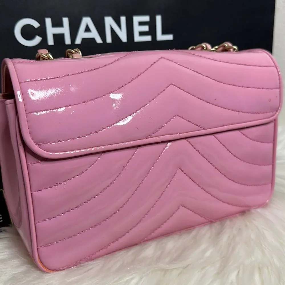 💯Authentic Chanel Vernis Shoulder Bag🍀 - Picture 6 of 17